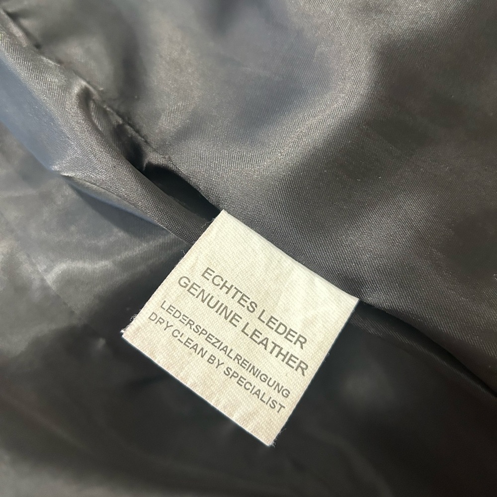 Leather jacket - Picture 7 of 7